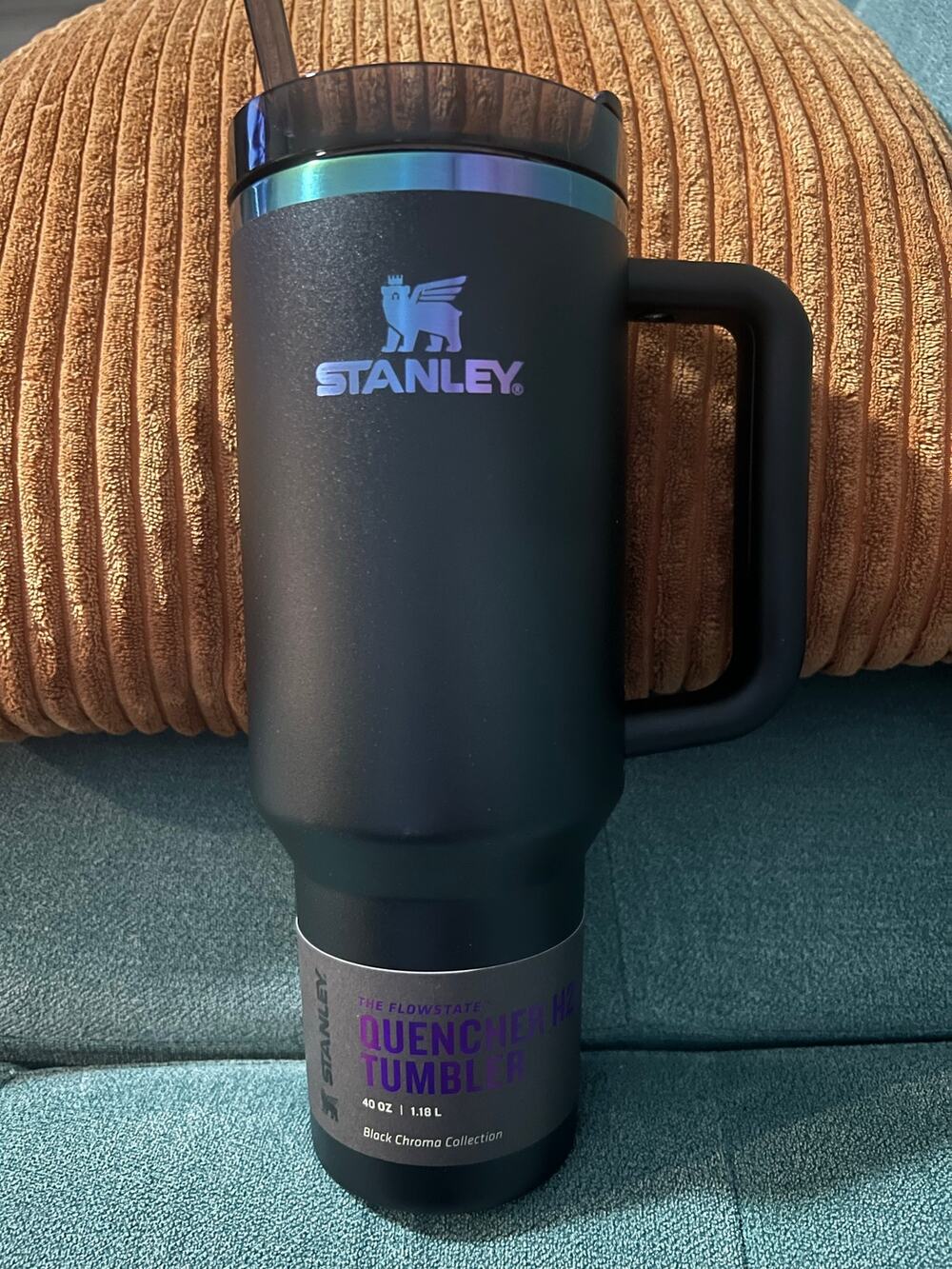 NWT Stanley Black Chroma 40 oz Quencher H2.0 FlowState Tumbler 10-10824-527